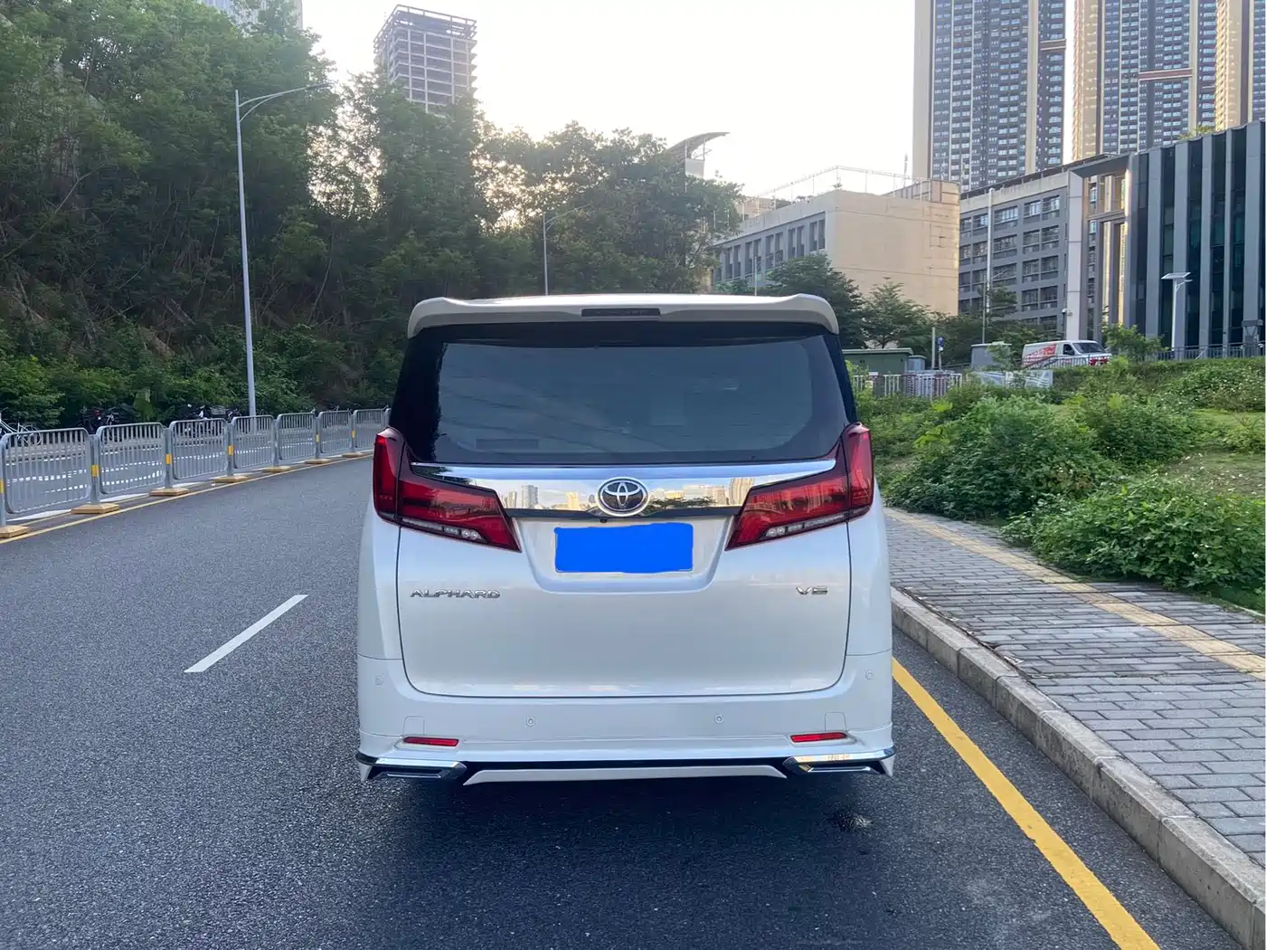 Toyota Alphard 2015 3.5L Luxury Edition фото 6