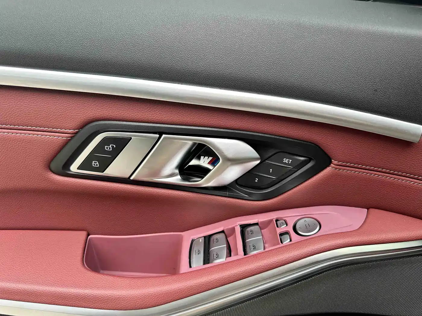 BMW 3 Series 2025 330Li M Sport Night Edition фото 20