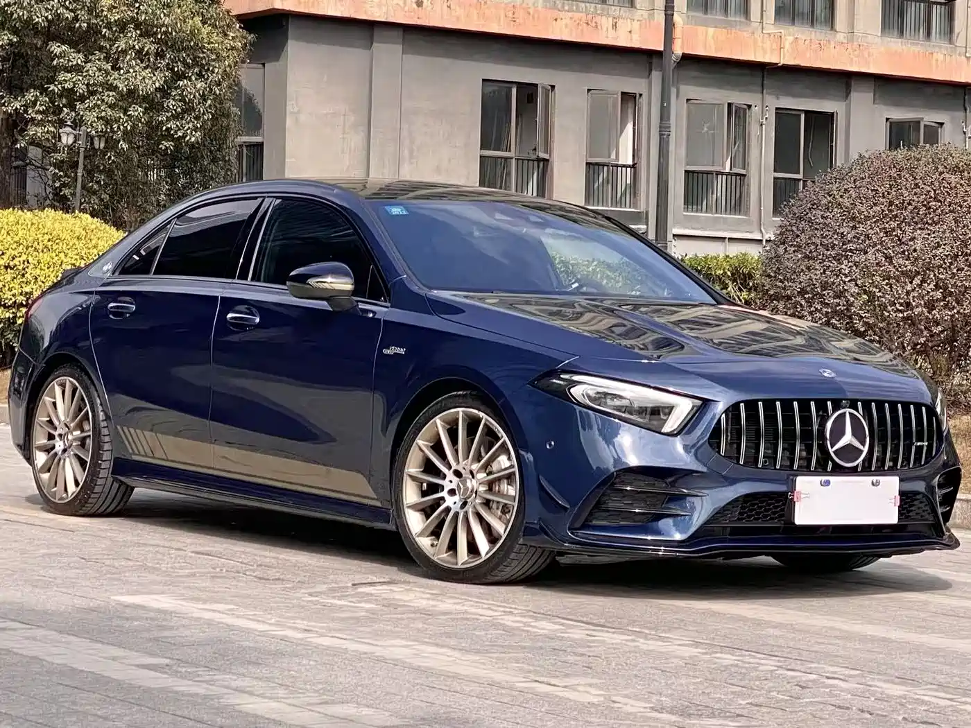 Mercedes-Benz A-Class AMG 2019 AMG A 35 L 4MATIC Pioneer Special Edition фото 5