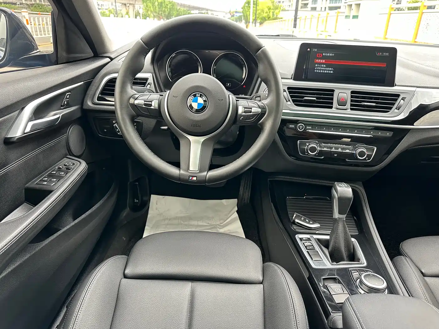 BMW 1 Series 2019 118i M Sport Package фото 8