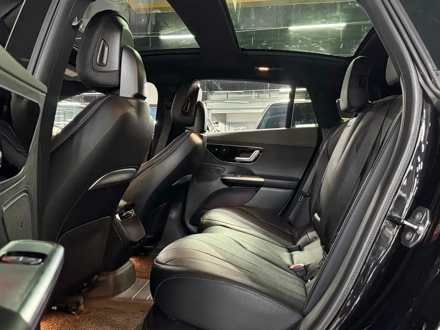 Mercedes-Benz EQE 2022 350 Luxury Edition фото 15
