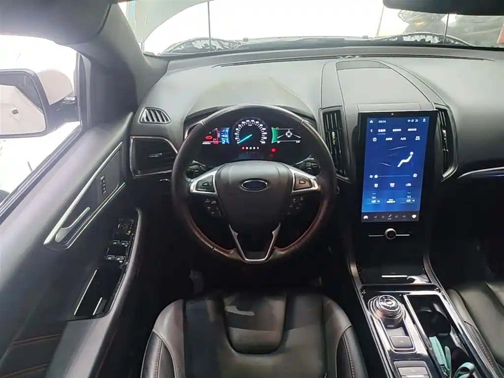 Фото 11 - Ford Edge