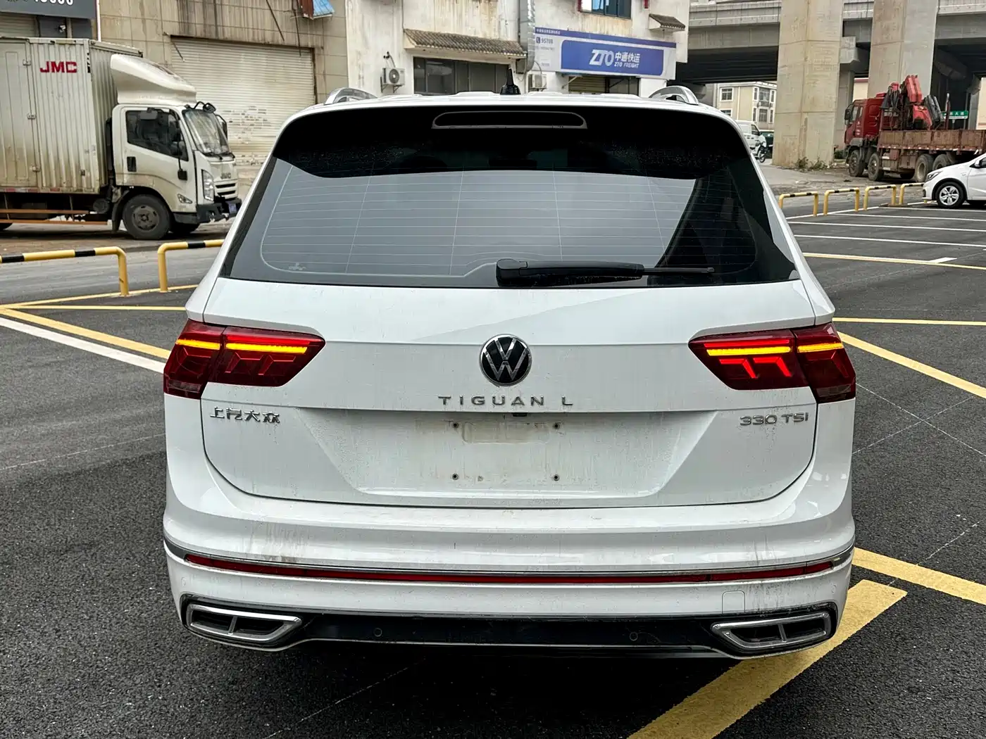 Volkswagen Tiguan L 2023 330TSI Auto 2WD R-Line Premium Edition фото 12