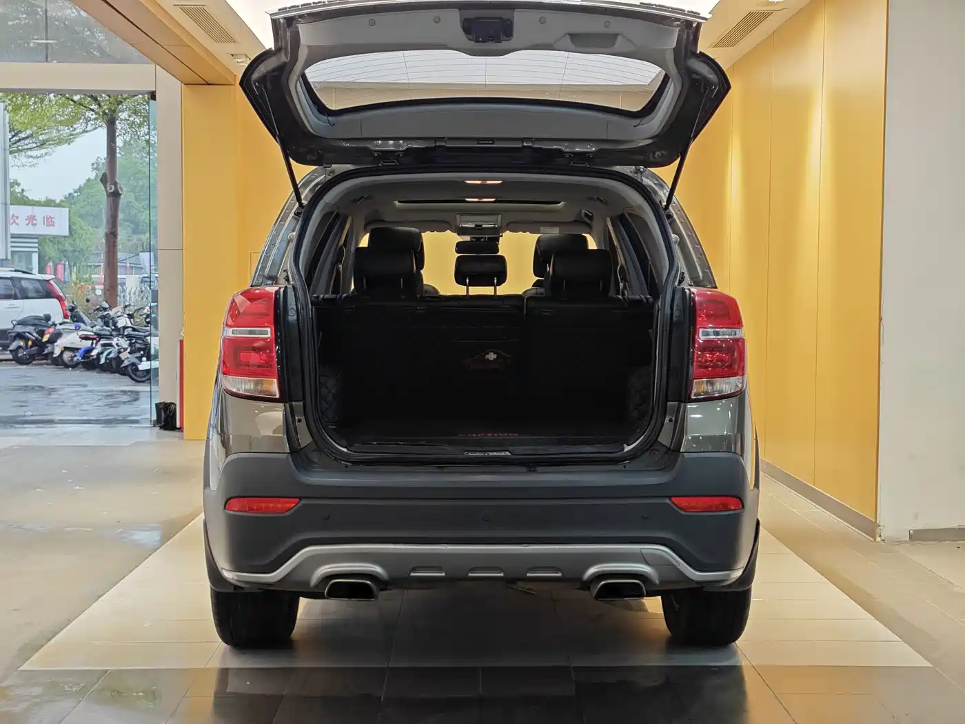 Chevrolet Captiva 2017 2.4L 2WD Urban Edition 5-Seater фото 25