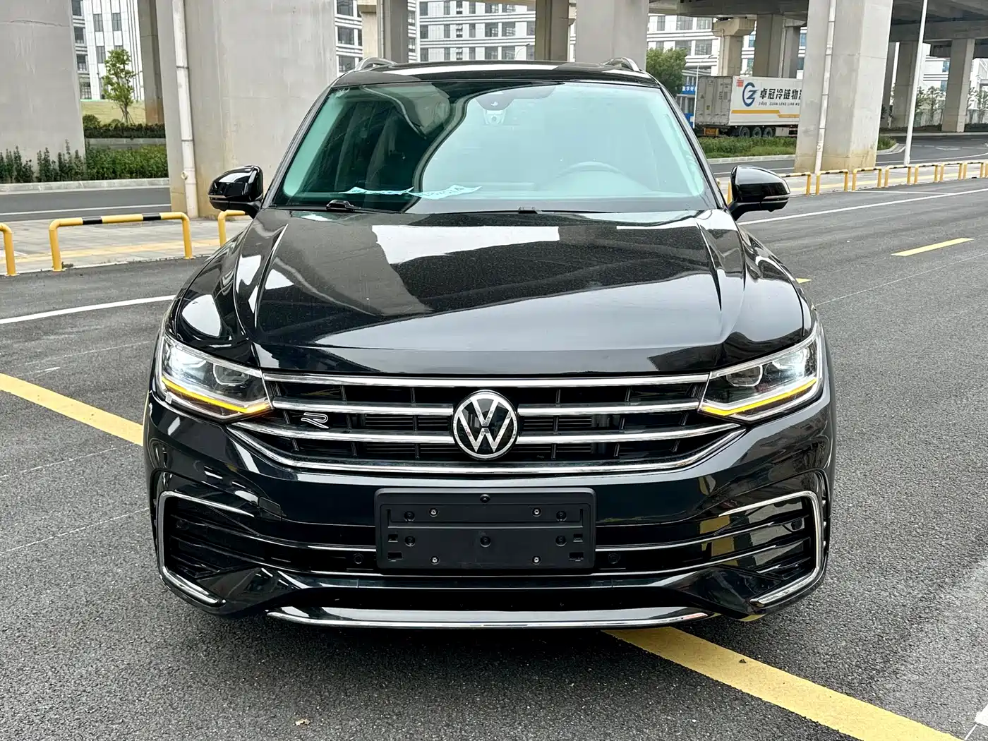 Volkswagen Tiguan L 2023 330TSI Auto 2WD R-Line Premium Edition фото 2