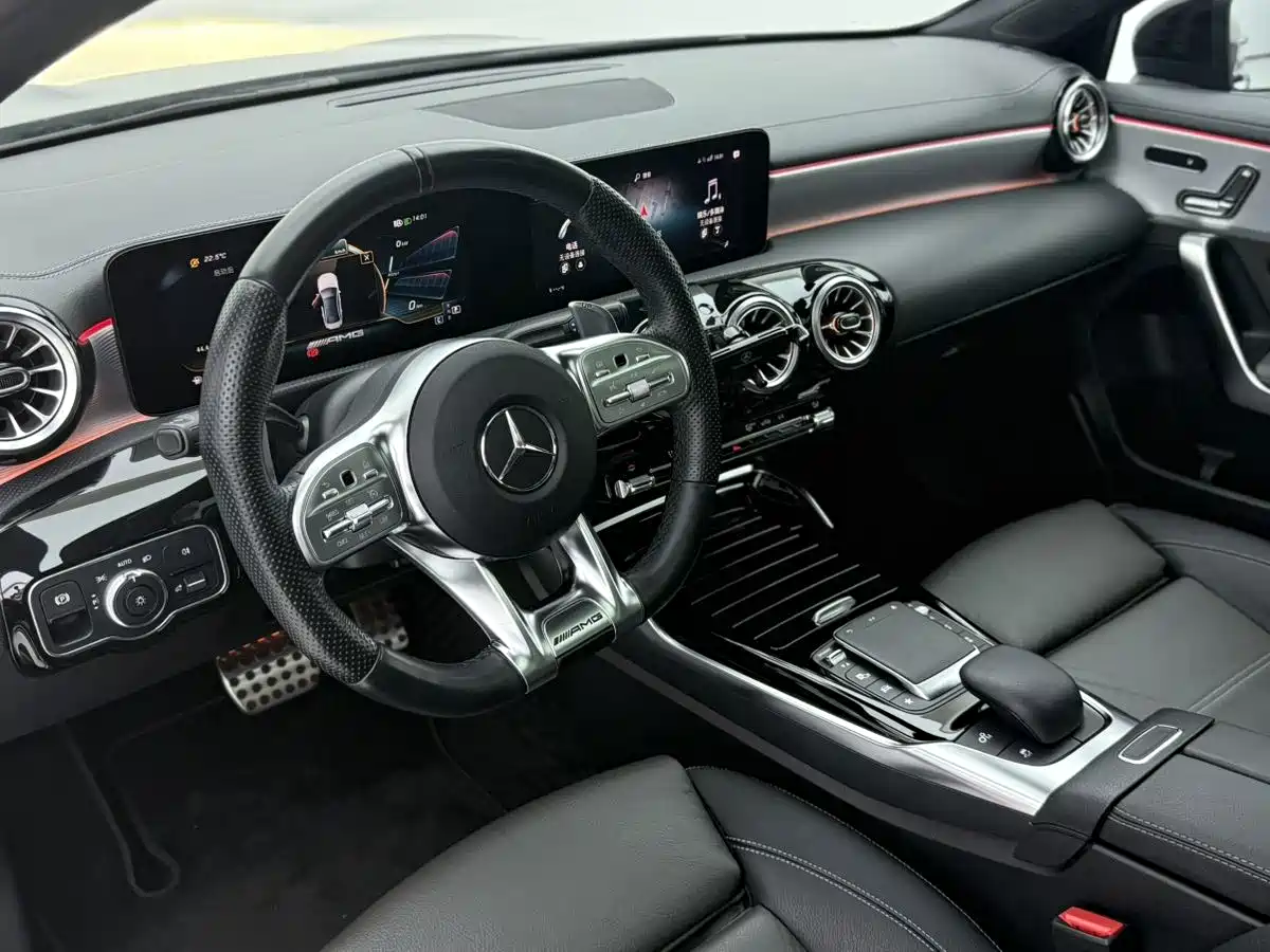 Mercedes-Benz A-Class AMG 2021 2020 AMG A 35 L 4MATIC
