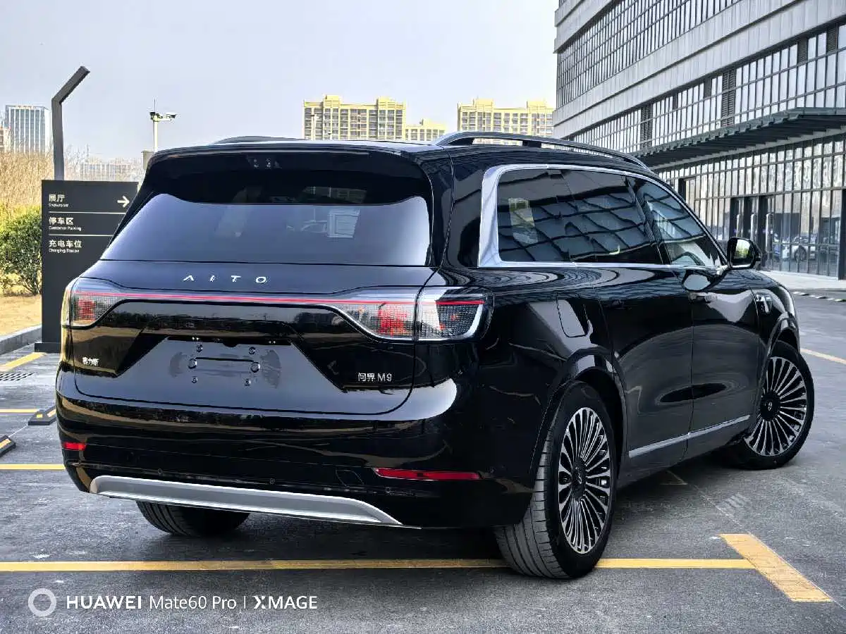 AITO Wenjie AITO M9 2025 Extended Range Ultra 52kWh 5-Seater фото 7