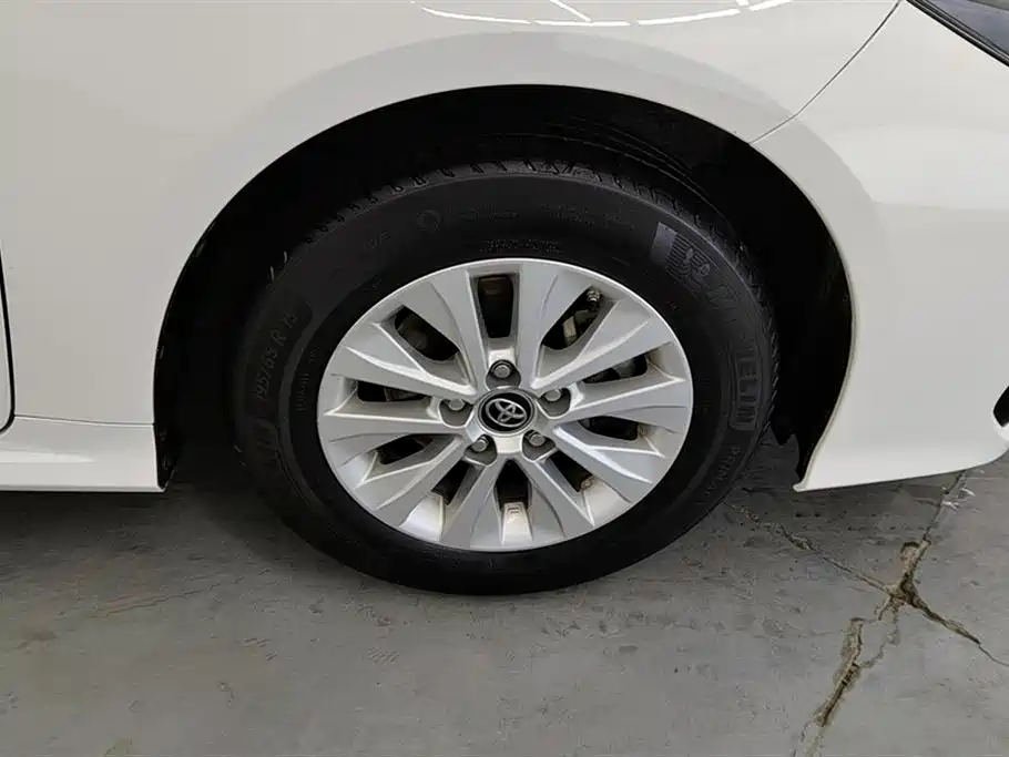 Toyota Corolla 2019 1.2T S-CVT GL Pioneer Edition фото 6