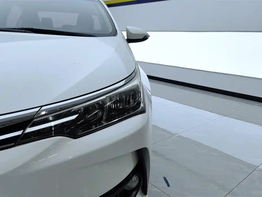 Toyota Corolla 2017 Facelift 1.2T S-CVT GL фото 5