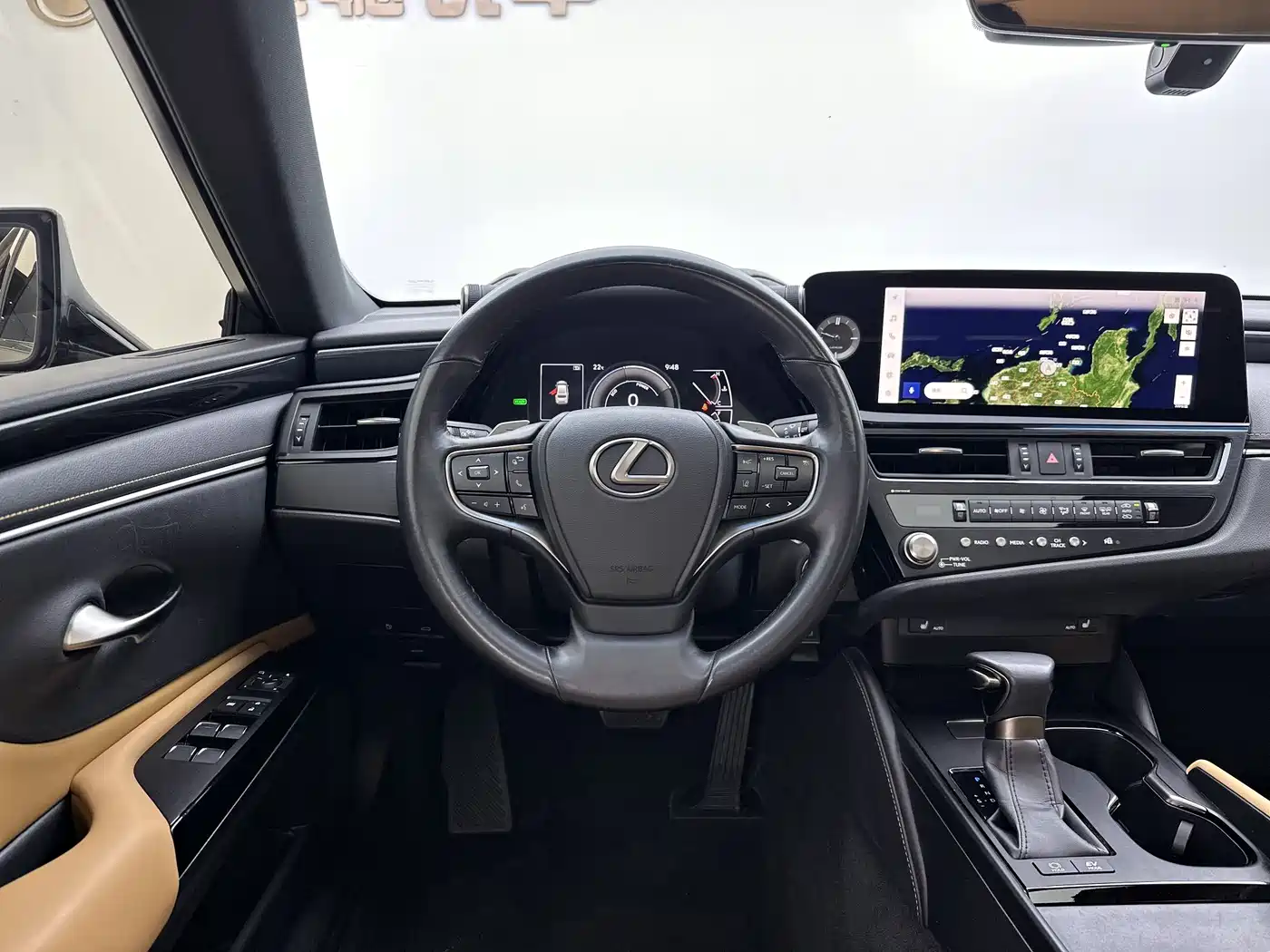 Lexus ES 2022 300h Excellence Edition фото 13