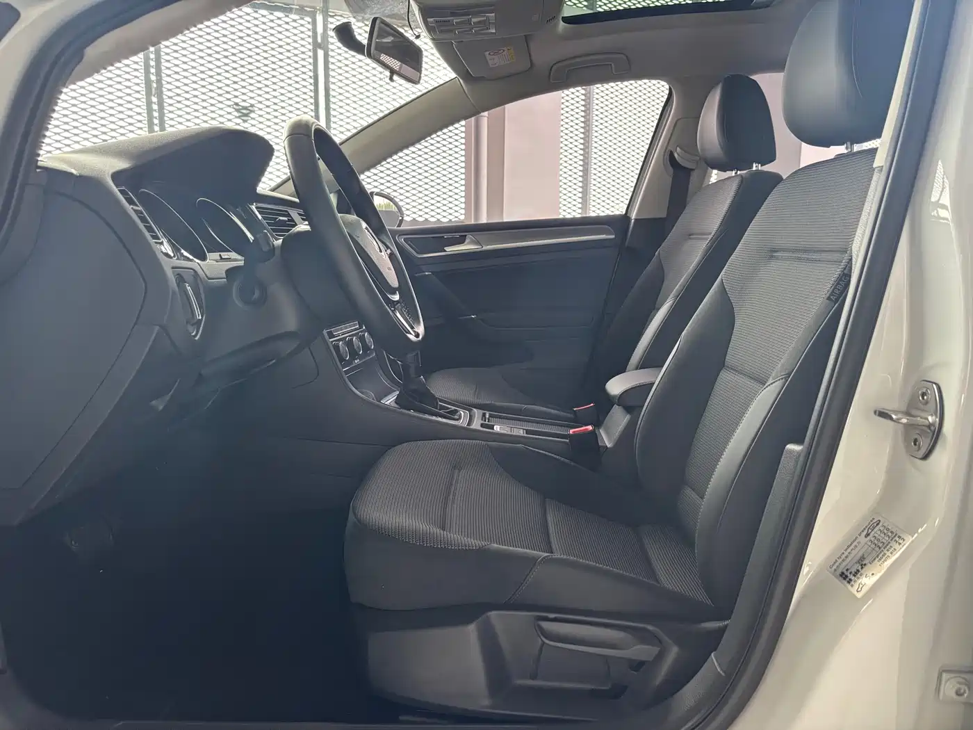 Volkswagen Golf 2018 1.6L Automatic Comfort фото 11