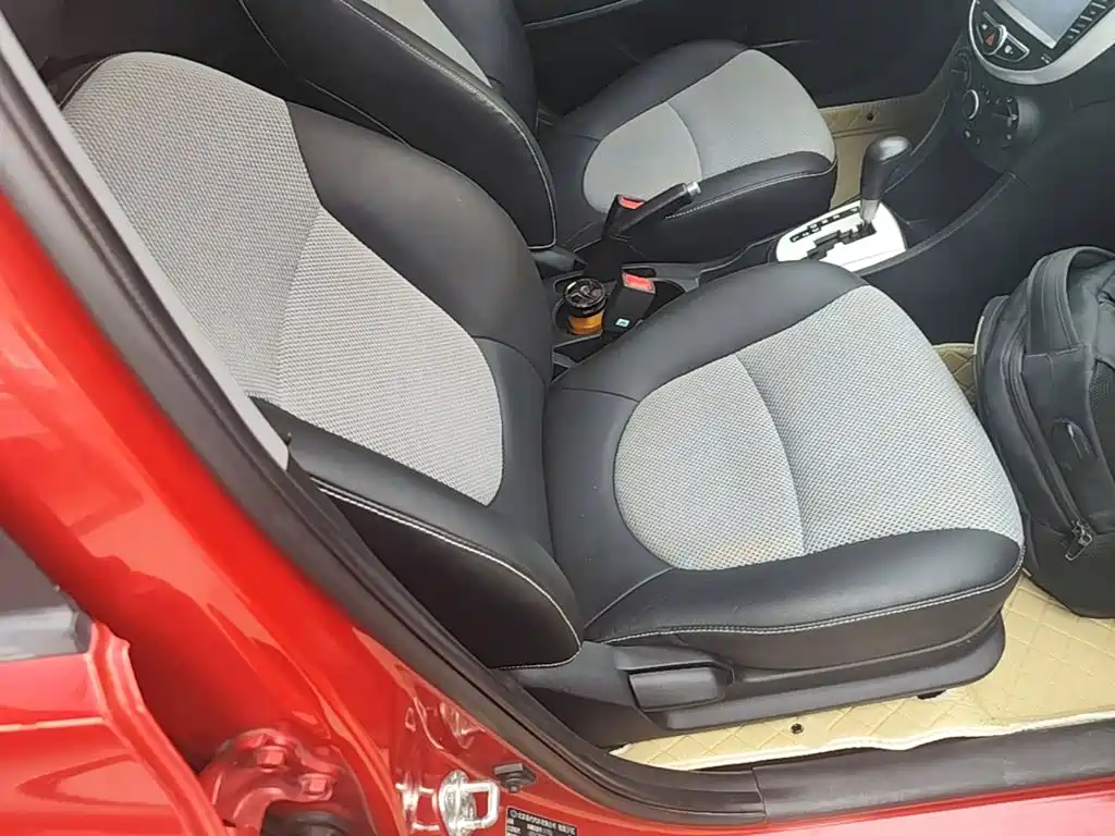 Hyundai Reina 2015 2014 Model 1.4L Automatic GLX