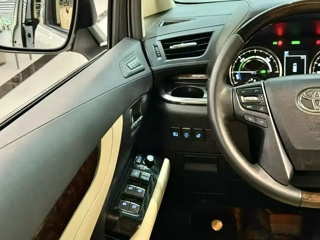 Toyota Alphard 2020 Hybrid 2.5L Luxury Edition фото 7