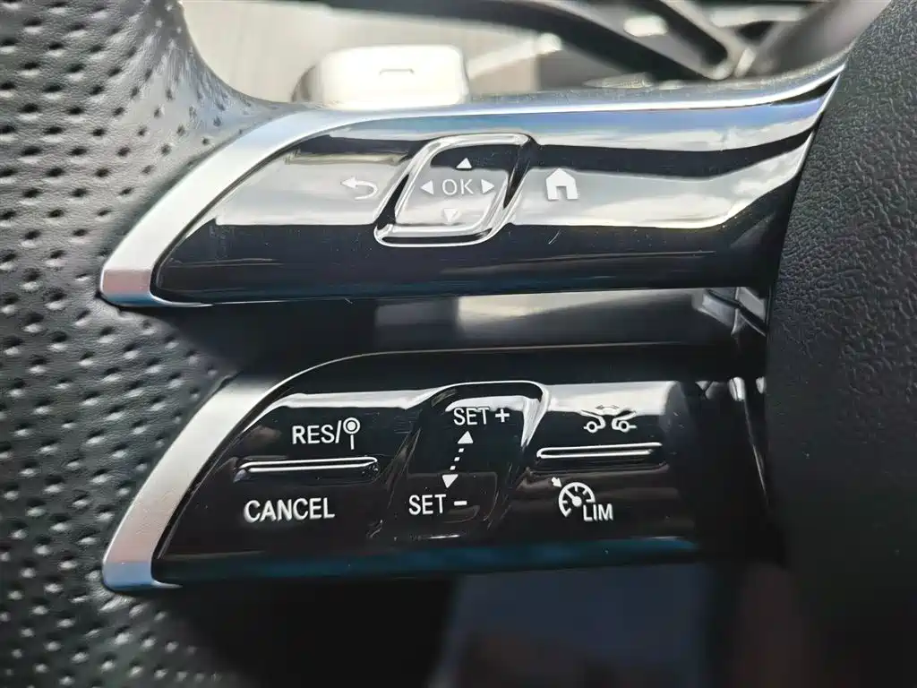 Mercedes-Benz C-Class 2024 Facelift C 200 L Sport фото 28