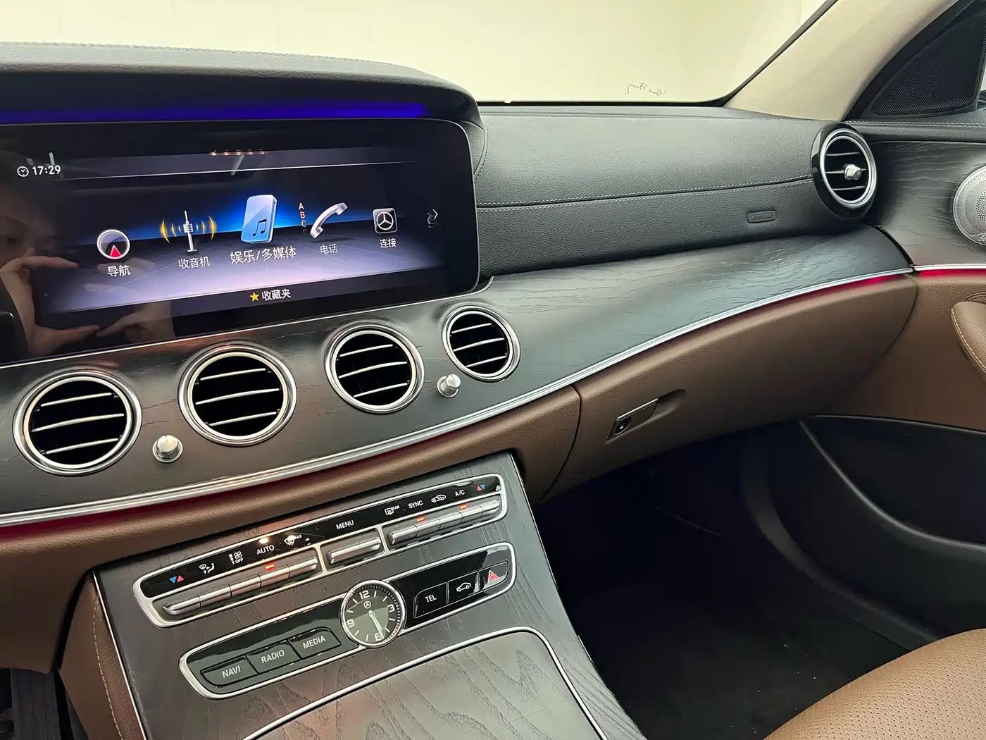 Mercedes-Benz E-Class 2019 E 300 L Sport Fashion фото 10