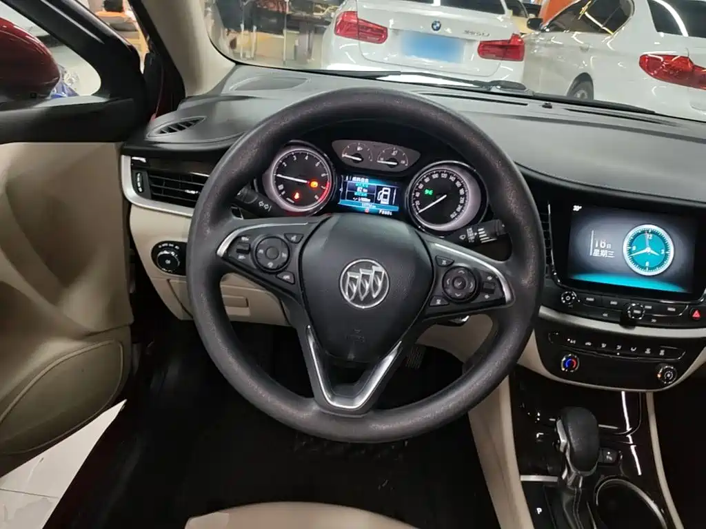 Photo 11 - Buick Verano