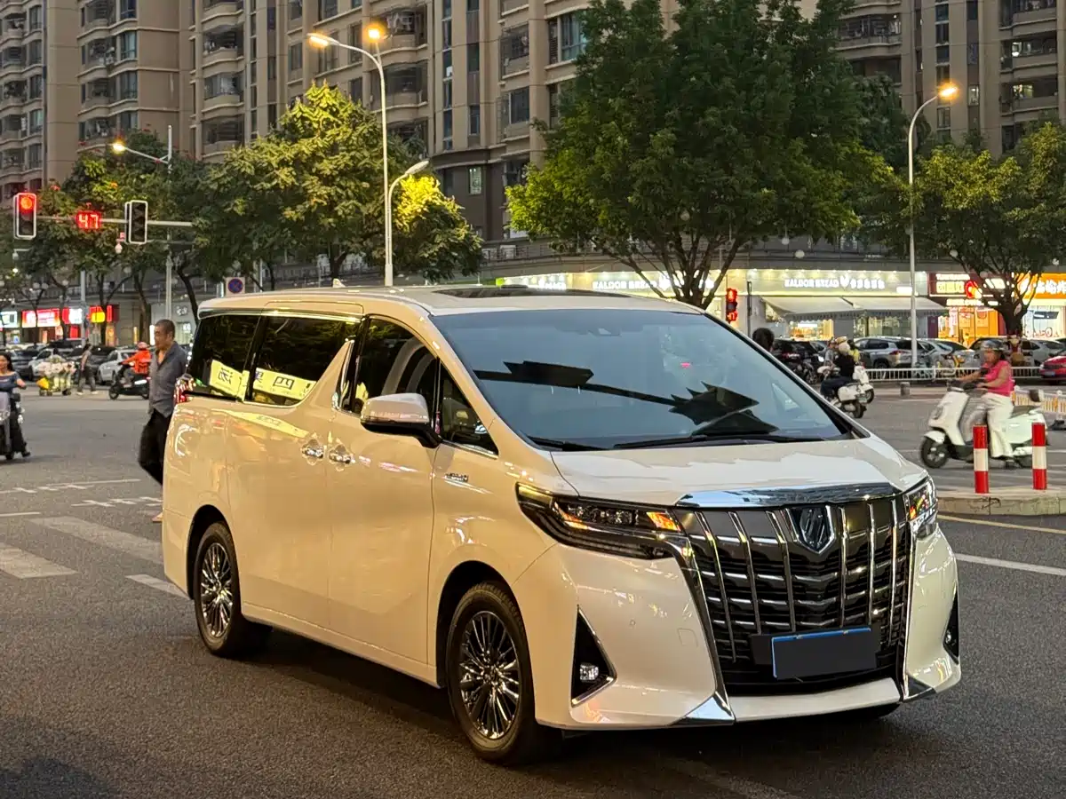 Toyota Alphard 2021 Hybrid 2.5L Luxury