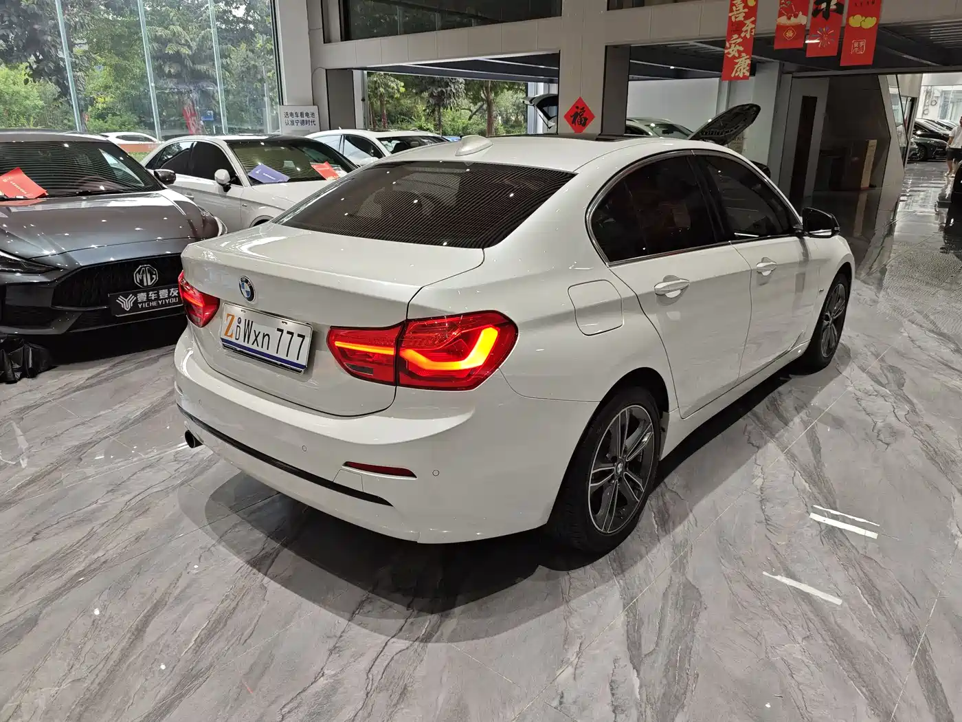 BMW 1 Series 2017 118i Sport фото 6
