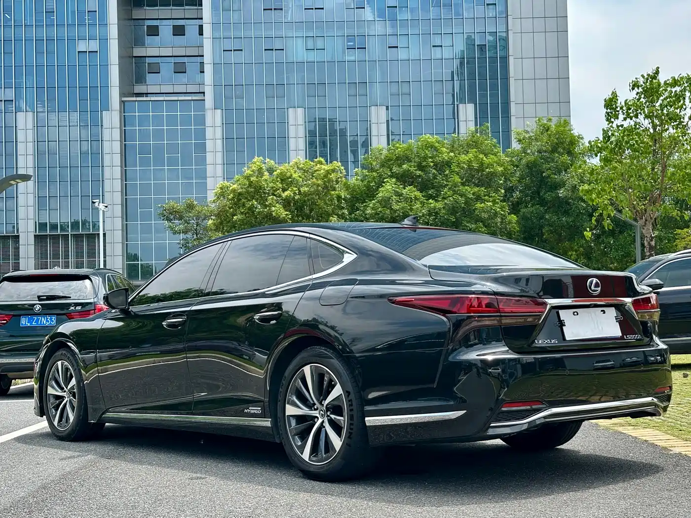 Lexus LS 2021 500h Premium Edition фото 12
