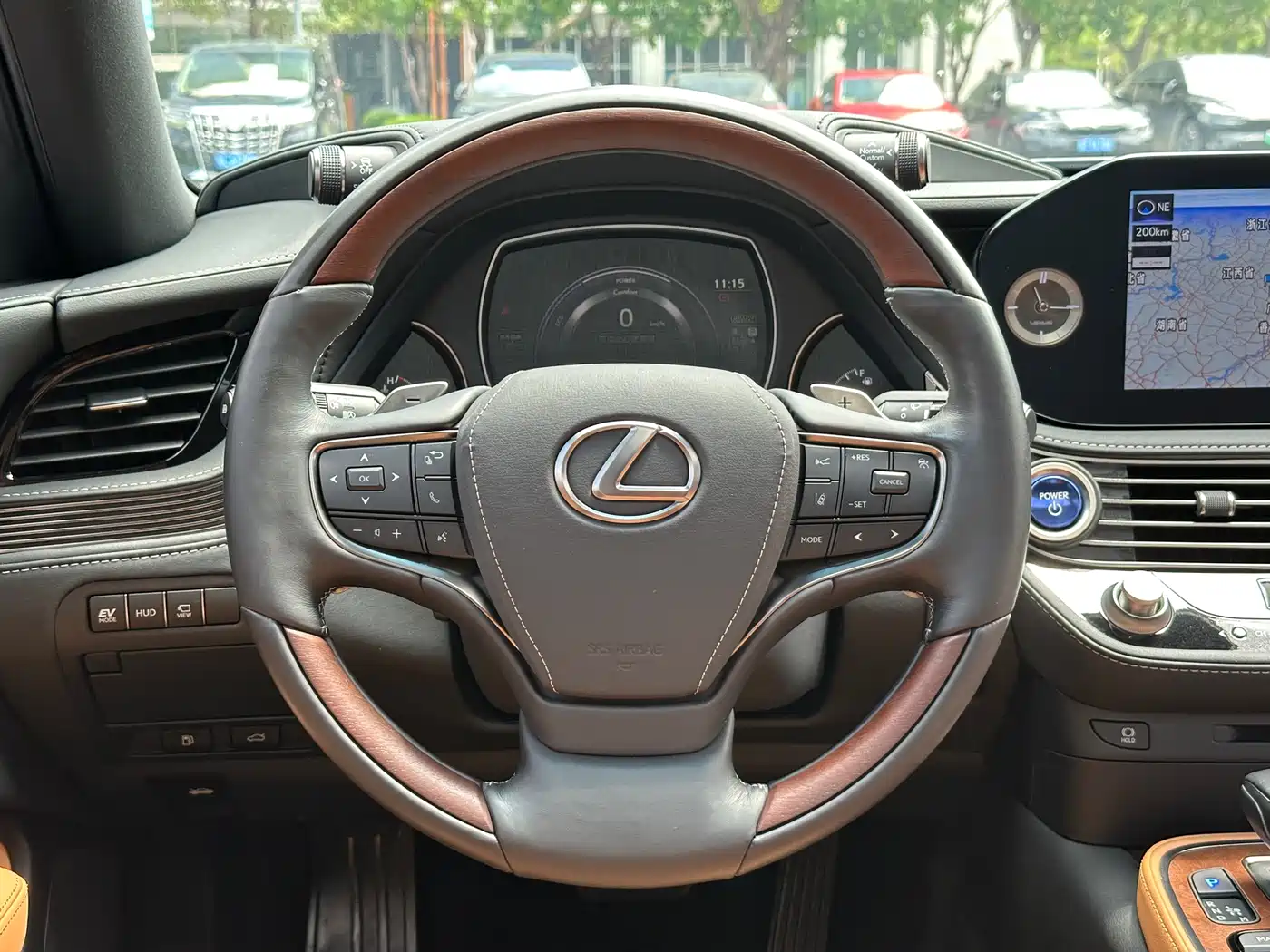 Lexus LS 2021 500h Premium Edition фото 9