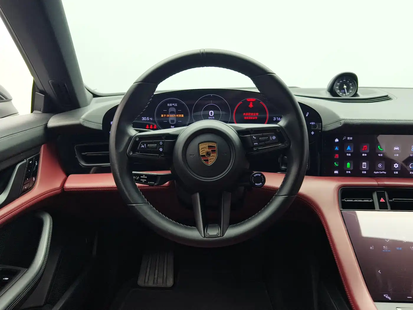 Porsche Taycan фото 9