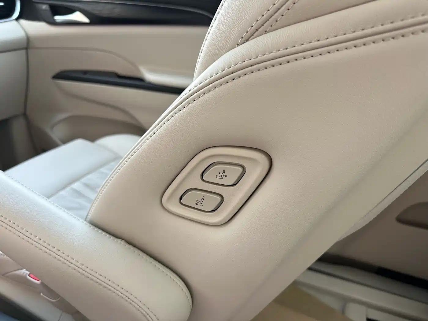 Buick GL8 2021 Avenir Aivia 7-Seater Family Edition фото 17