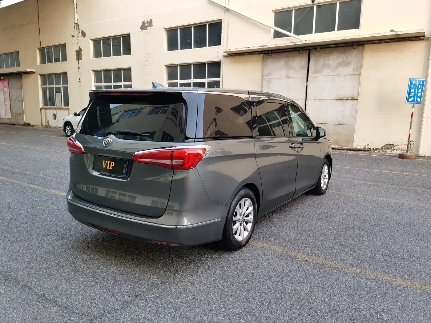 Buick GL8 2017 ES 28T Comfort Type China V фото 6