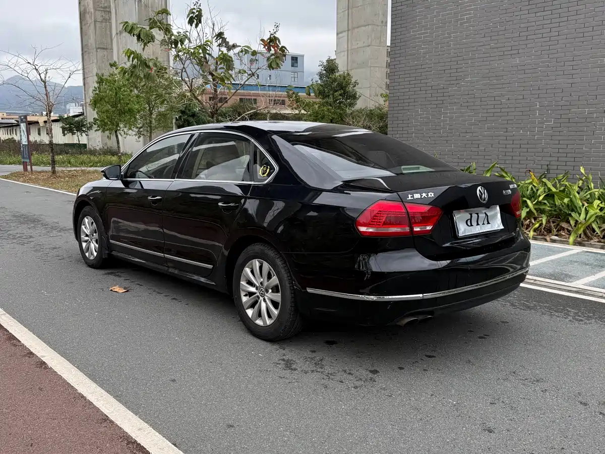 Volkswagen Passat 2014 2014 1.8TSI DSG Luxury Edition
