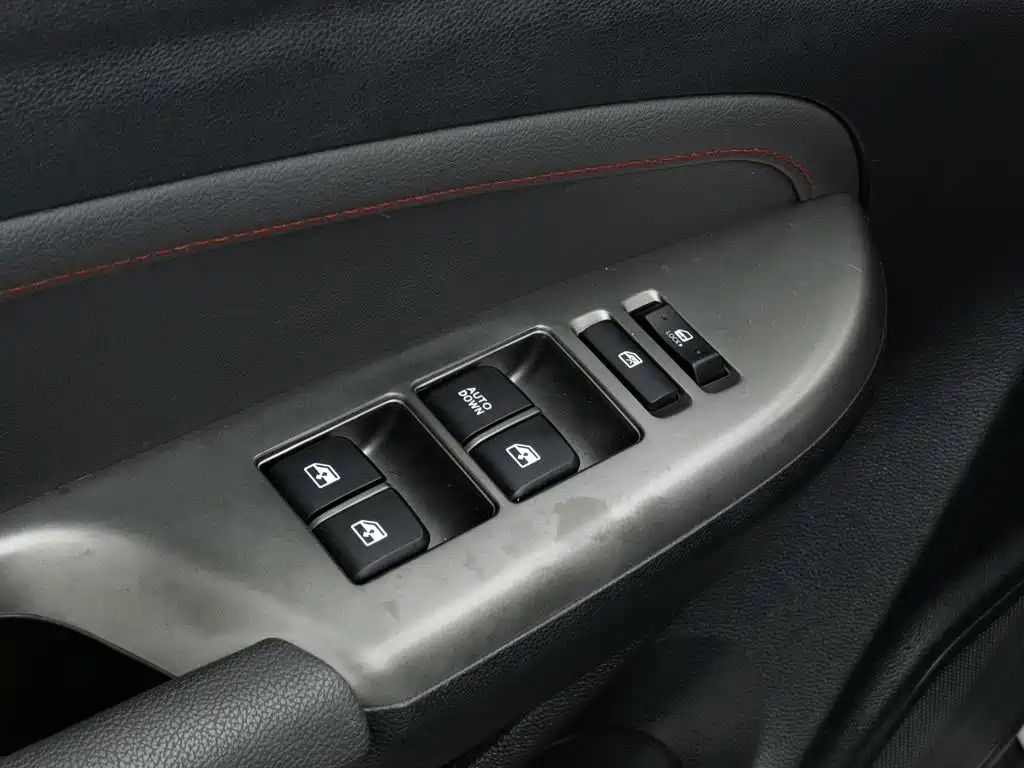 Фото 9 - Changan CS15