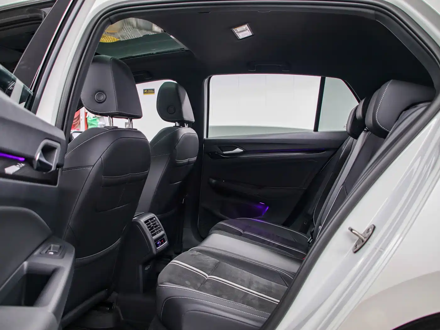 Volkswagen Golf 2021 280TSI DSG R-Line фото 15