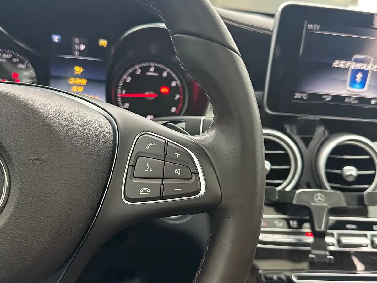Mercedes-Benz GLC 2019 Facelift GLC 260 L 4MATIC Luxury фото 18
