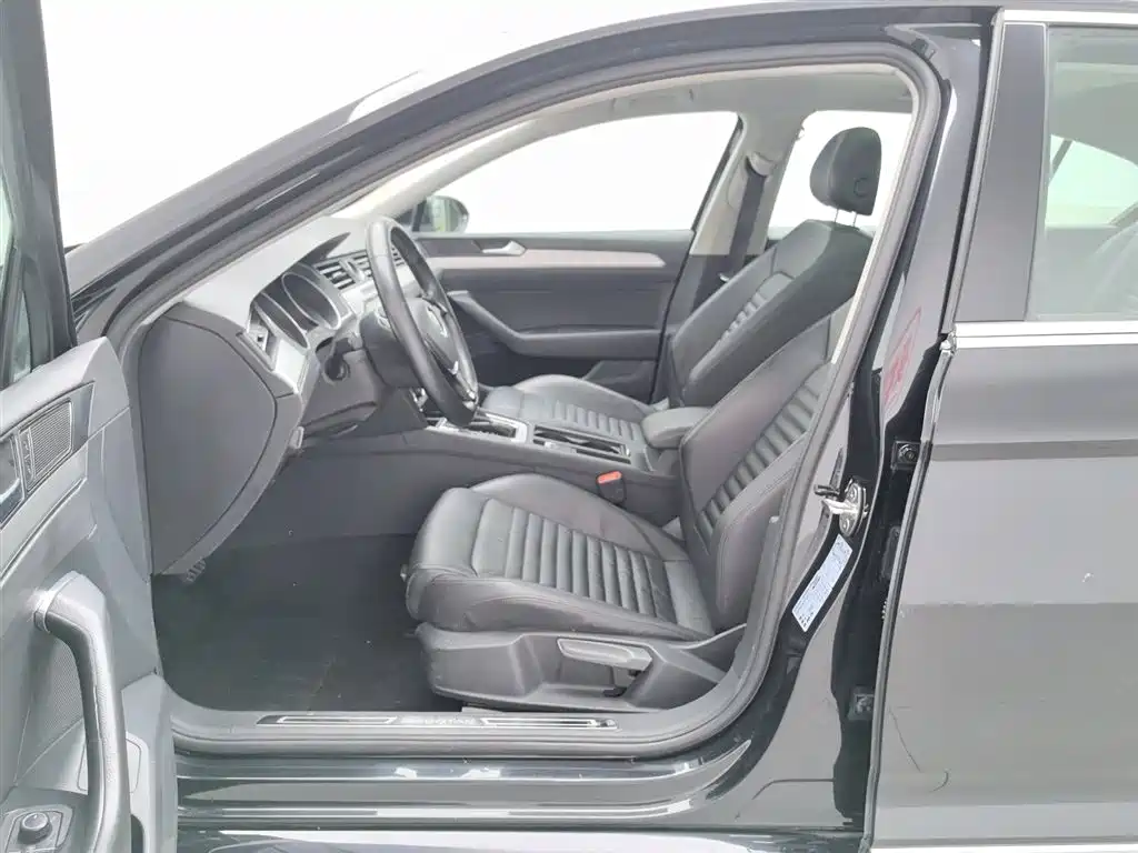 Volkswagen Magotan 2018 280TSI DSG Comfort фото 10