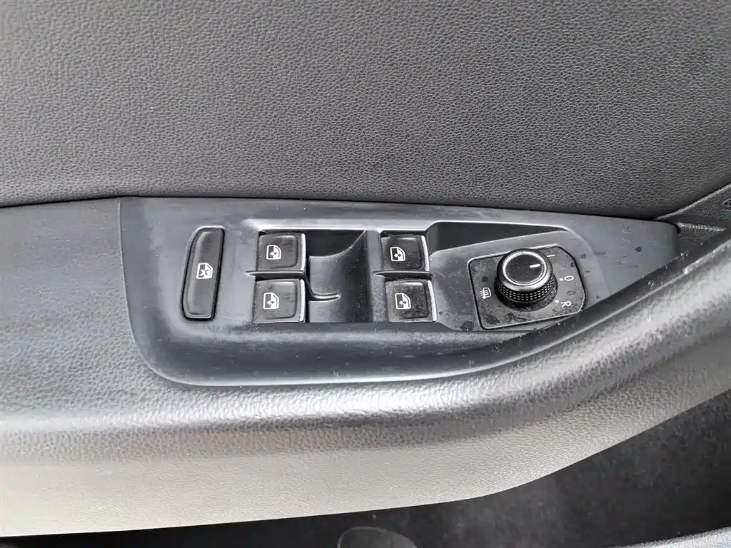 Volkswagen Magotan 2018 280TSI DSG Comfort фото 9