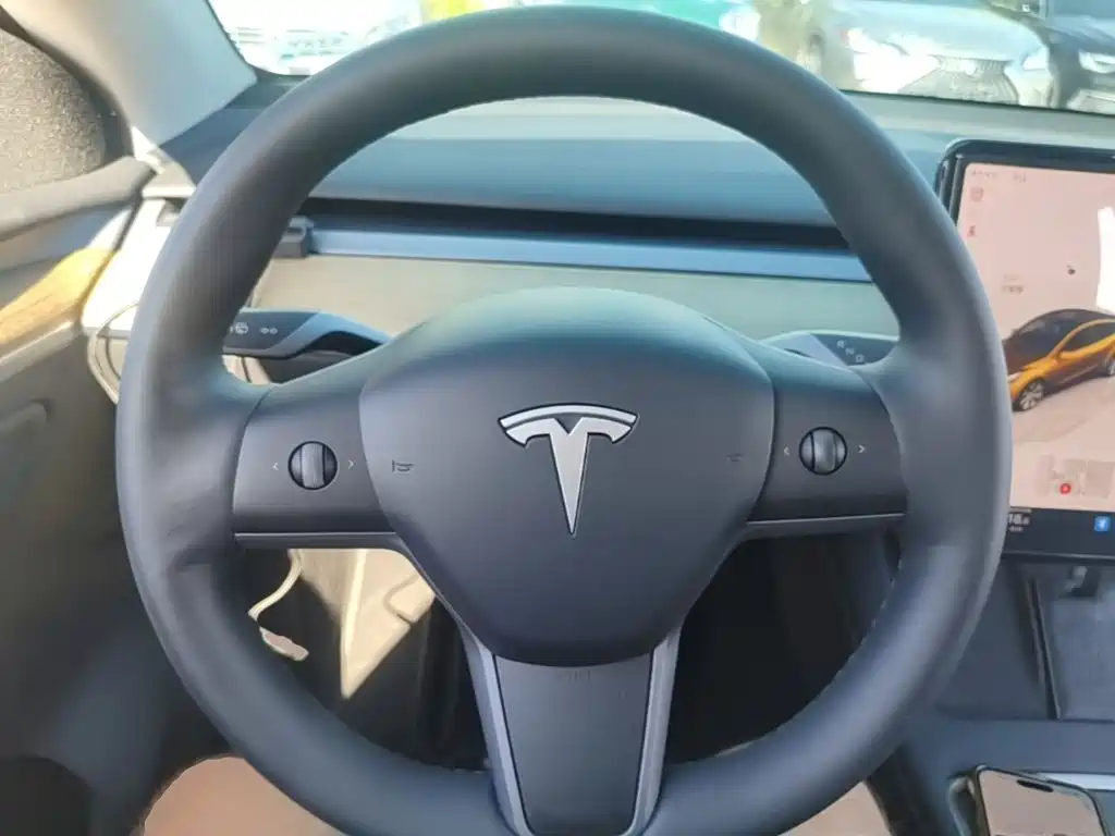 Фото 11 - Tesla Model Y