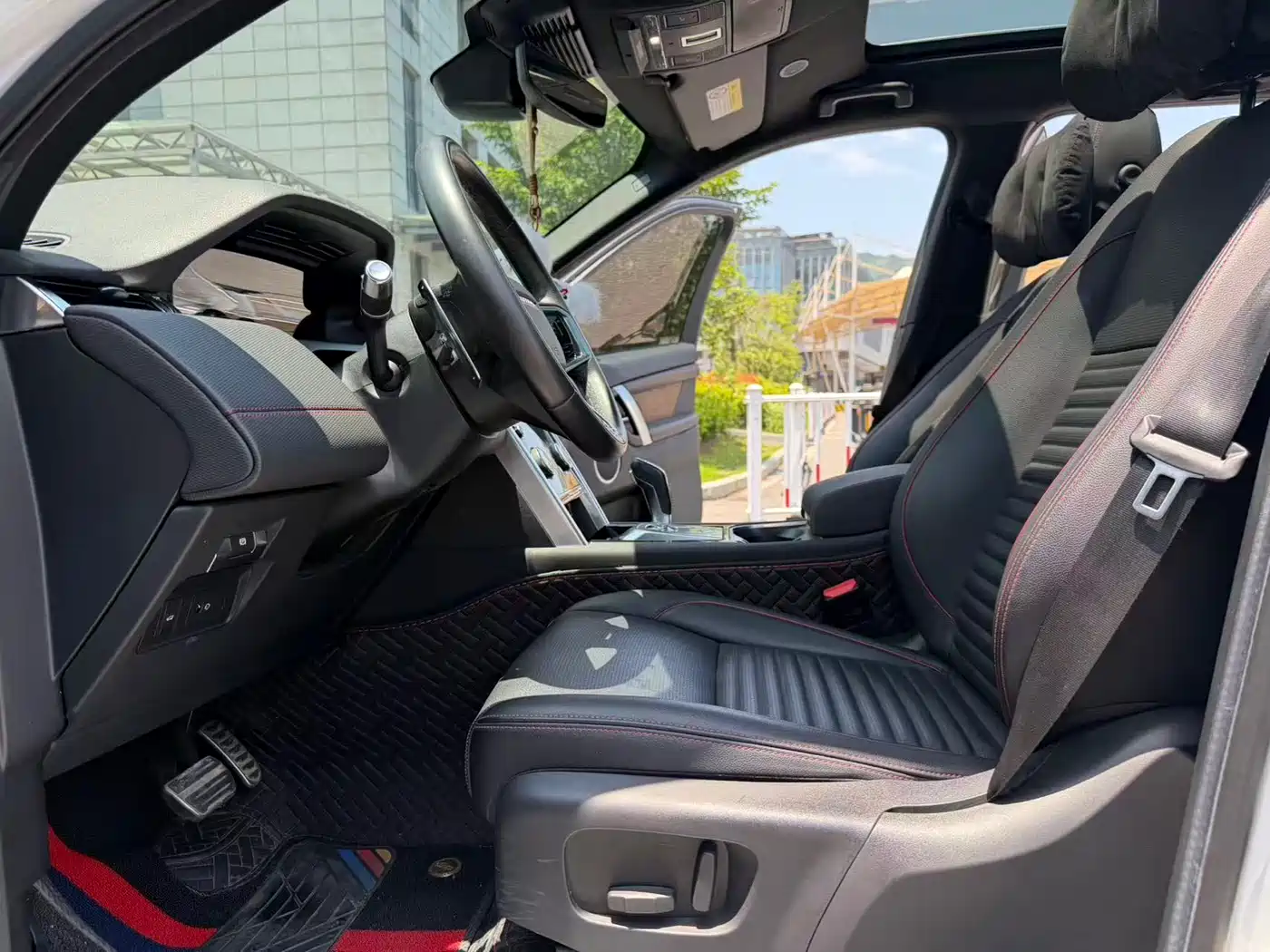 Land Rover Discovery Sport 2022 Model 249PS R-Dynamic S Performance Edition 5-Seater фото 7