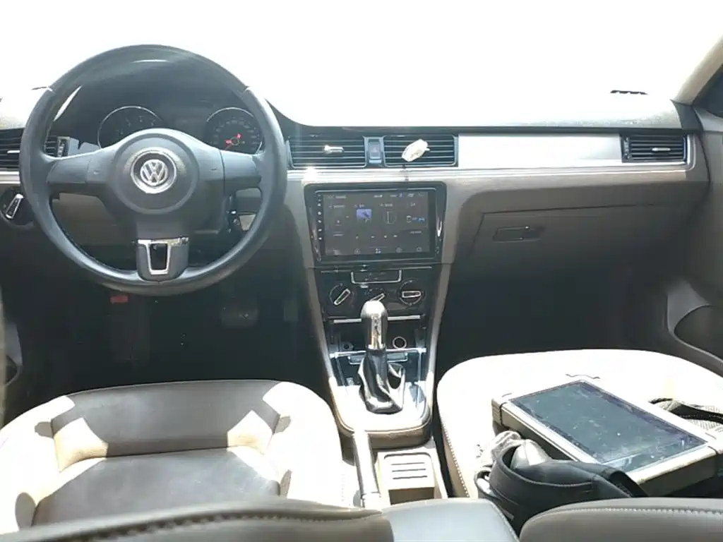 Volkswagen Bora 2014 1.6L Automatic Comfort Edition фото 10