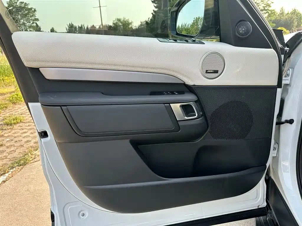 Land Rover Discovery 2021 360PS R-Dynamic SE фото 12