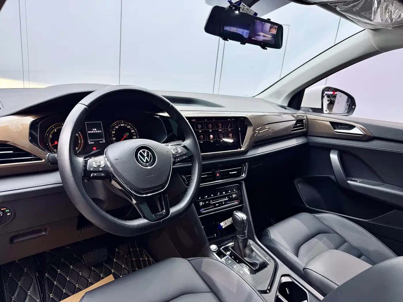 Volkswagen Tharu 2021 280TSI 2WD Luxury Plus фото 8