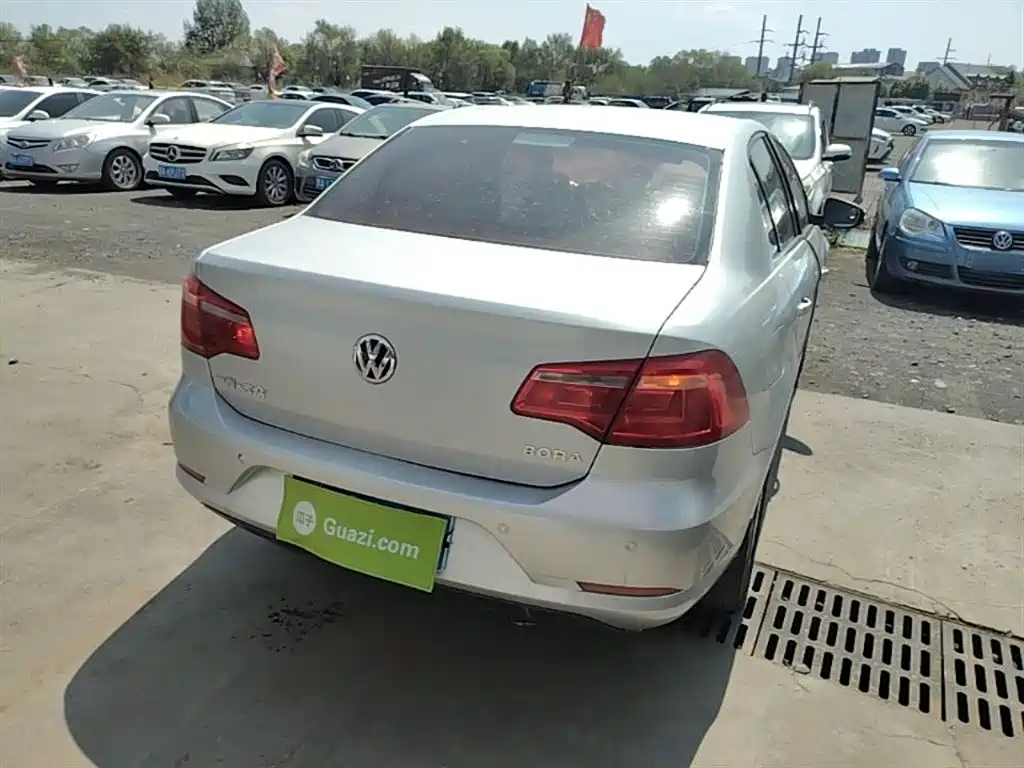 Volkswagen Bora 2014 1.6L Automatic Comfort Edition фото 7