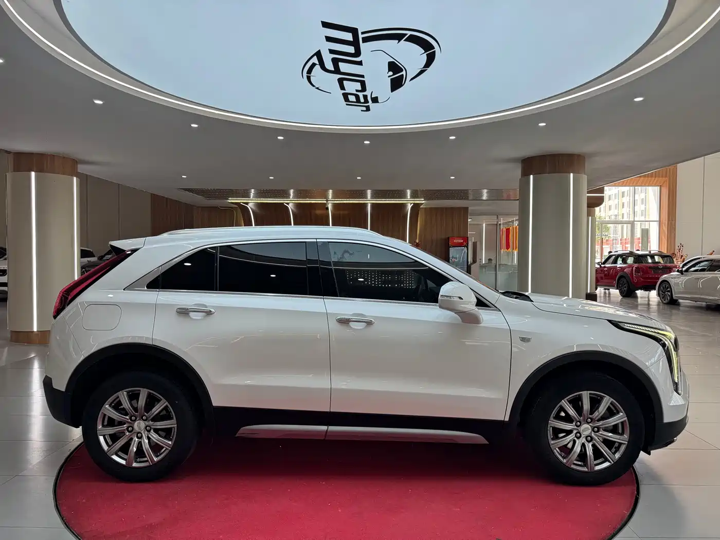 Cadillac XT4 2020 28T FWD Leading Trim фото 4