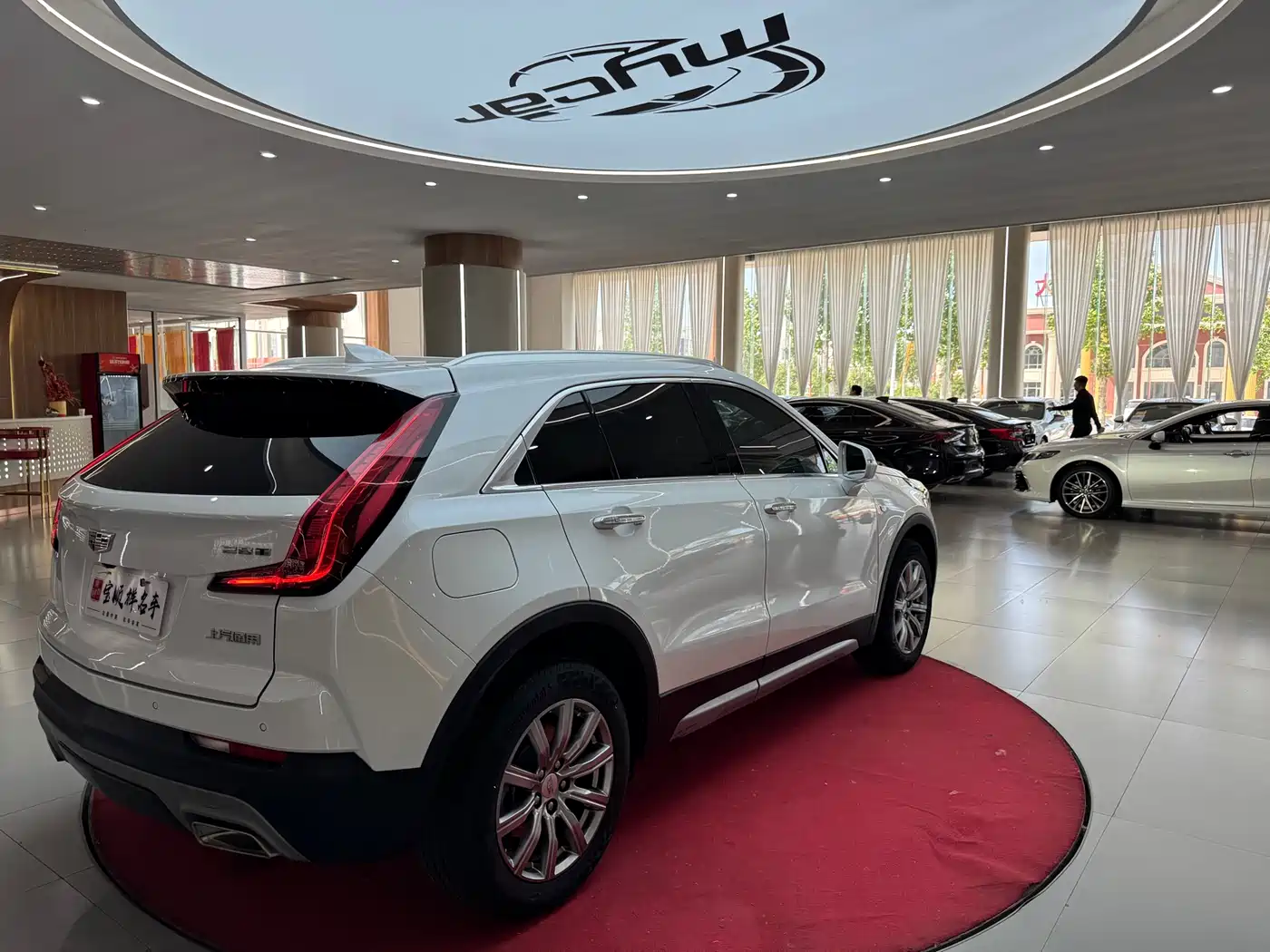 Cadillac XT4 2020 28T FWD Leading Trim фото 5