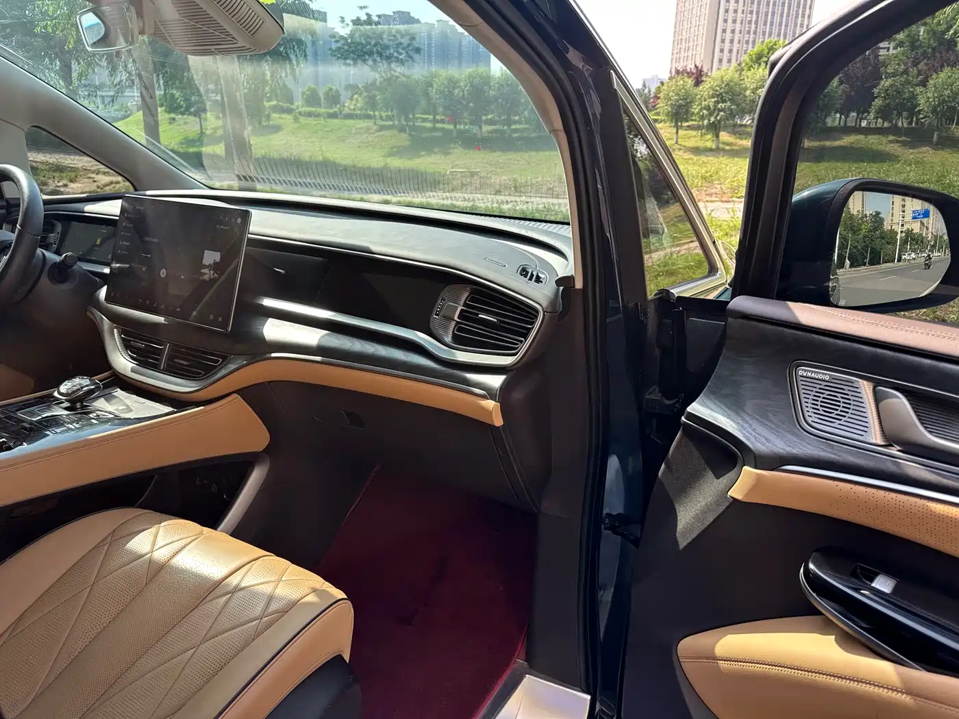 Denza D9 2024 DM-i 980 AWD Premium фото 16