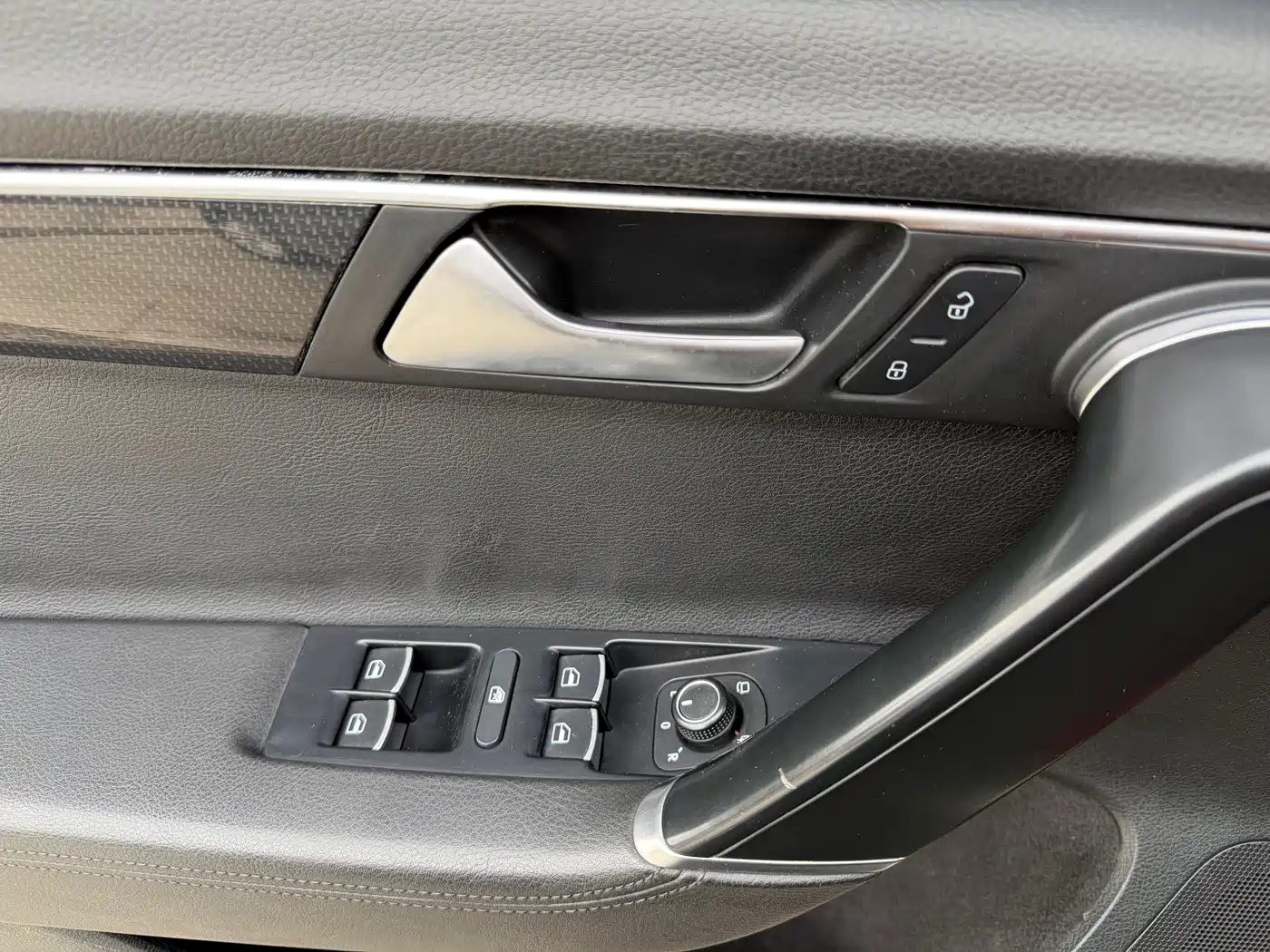 Volkswagen Magotan 2015 2.0TSI Luxury фото 14