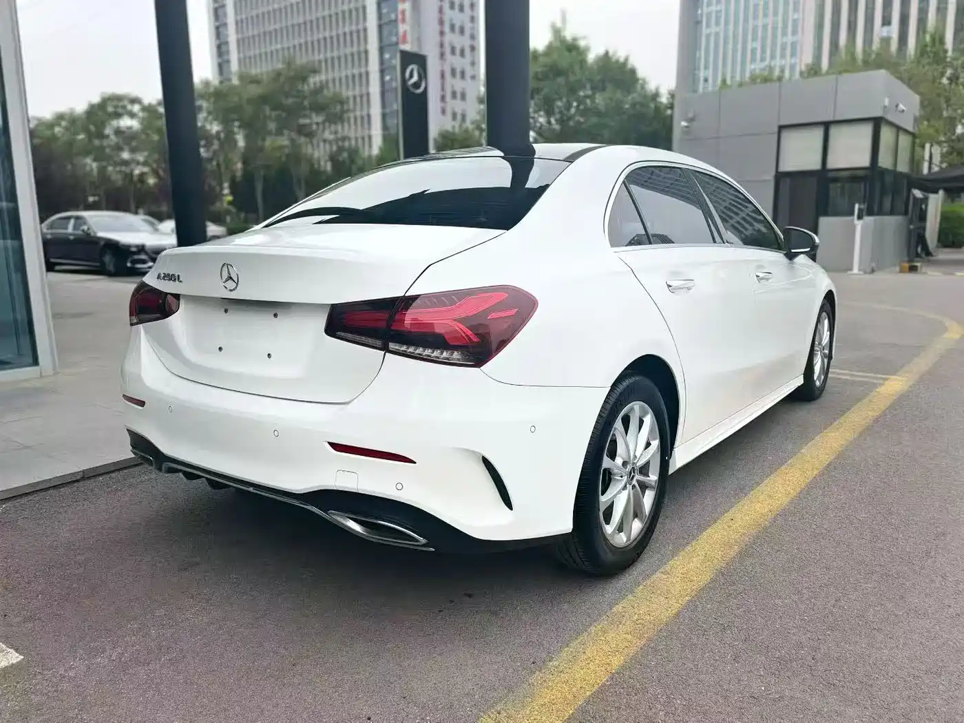Mercedes-Benz A-Class 2019 A 200 L Sport Sedan фото 8