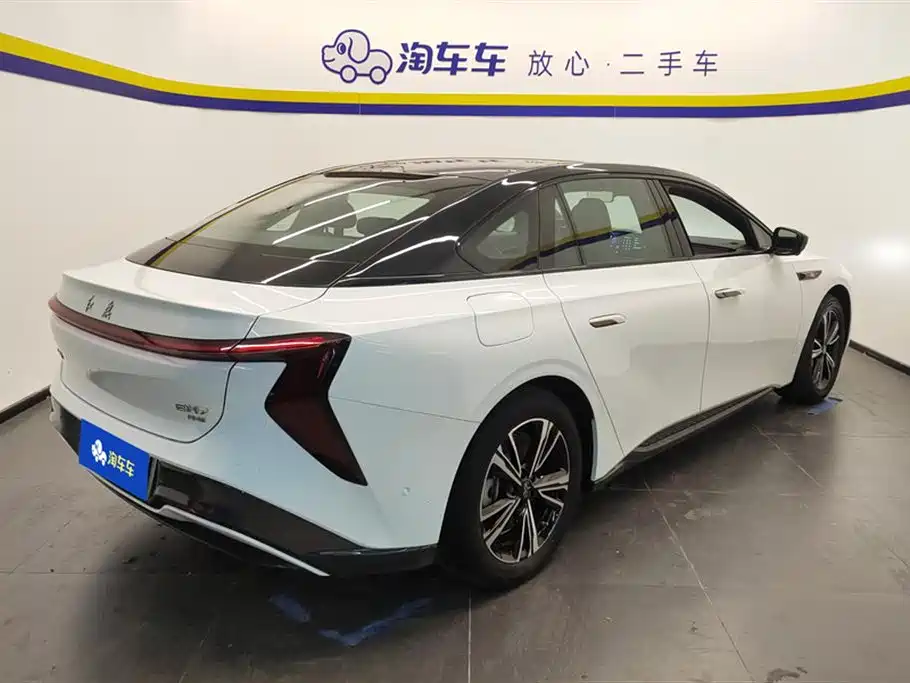 Hongqi EH7 2024 690 Pro фото 3