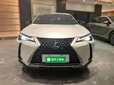 Фото 3 - Lexus UX