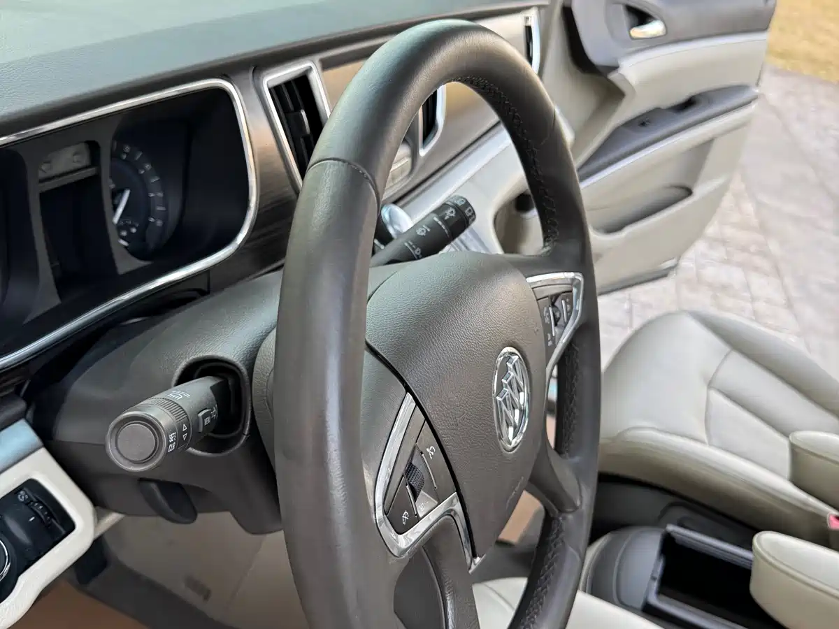 Buick GL8 2011 3.0L XT Luxury Business Flagship фото 17