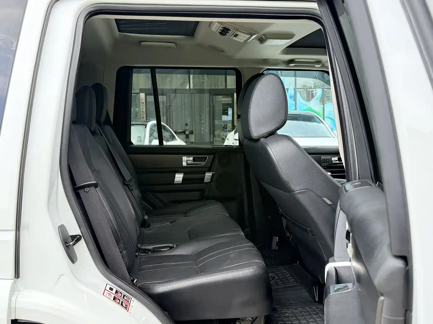 Land Rover Discovery 2013 3.0 SDV6 HSE Diesel фото 7