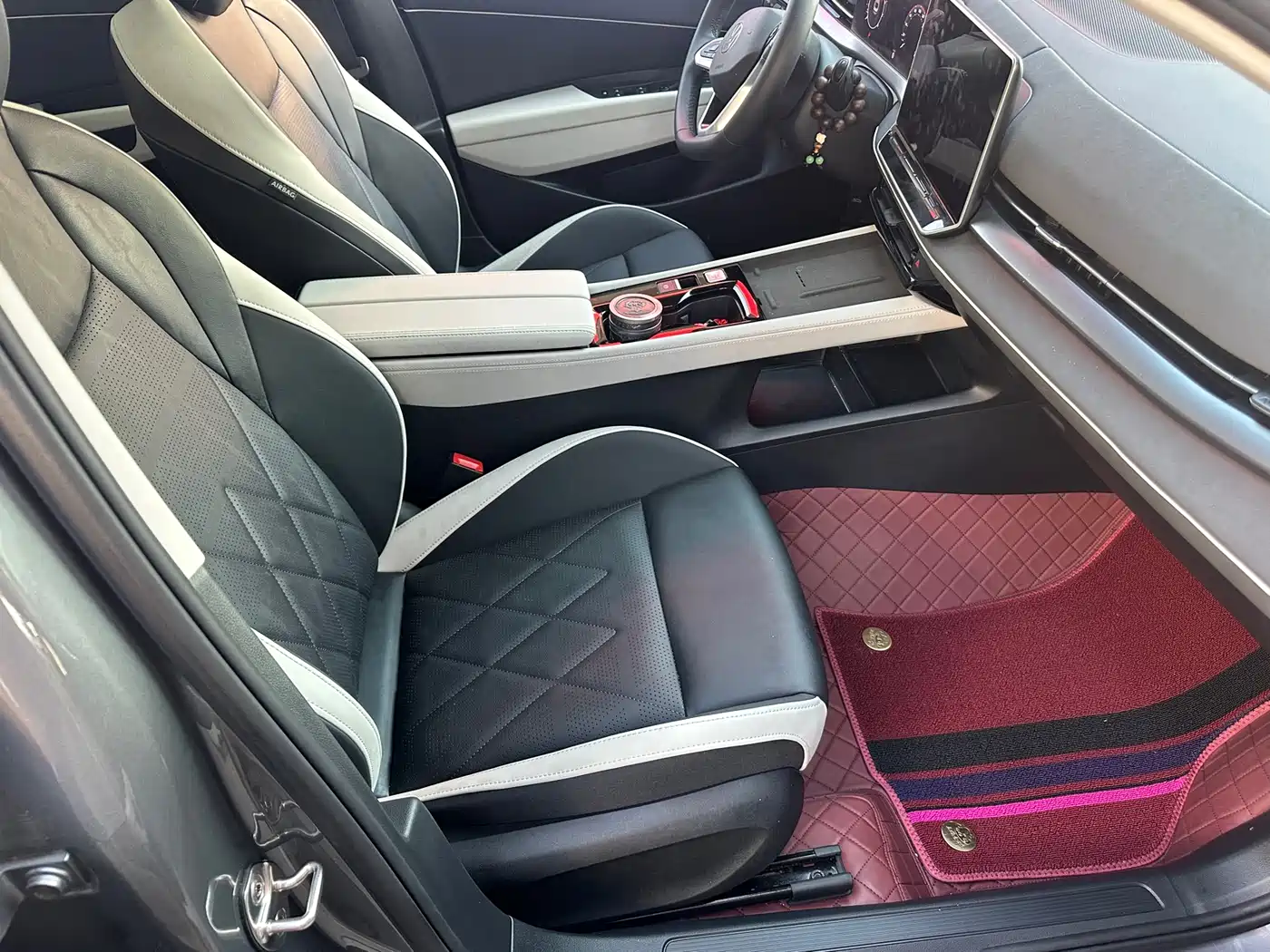Volkswagen Sagitar 2025 300TSI DSG Mid-range Edition фото 7