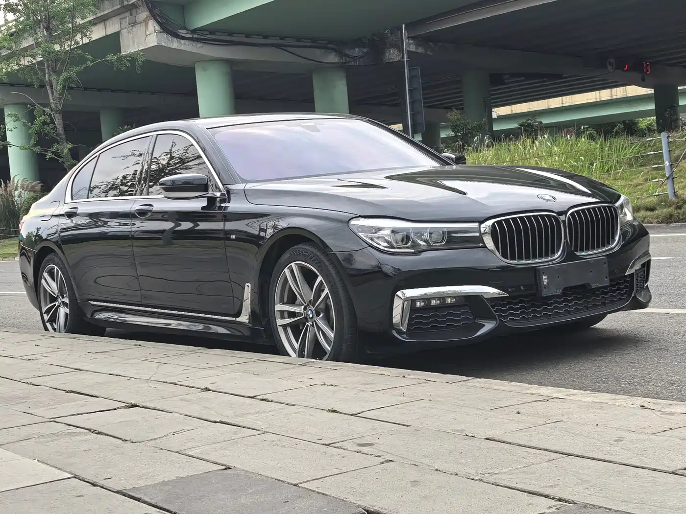 BMW 7 Series 2018 730Li Leading Type M Sport Package фото 3